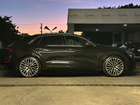 Used 2024 Audi SQ8 Prestige w/ Prestige Package image 8