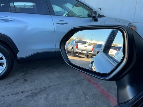 Used 2025 Toyota Camry LE image 18