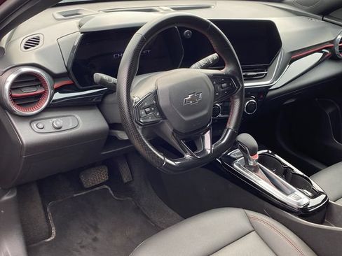 Certified 2024 Chevrolet Trax RS w/ Sunroof Package FWD image 5