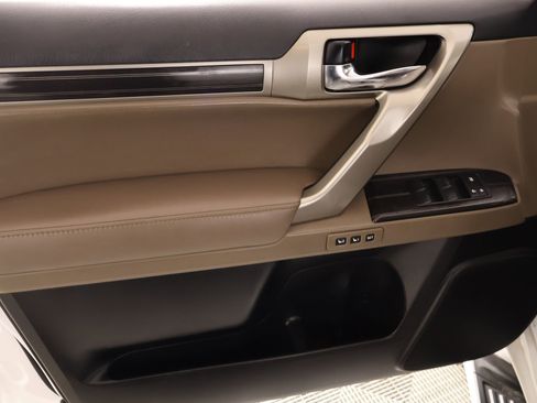 Used 2021 Lexus GX 460 Premium w/ Premium Package image 19