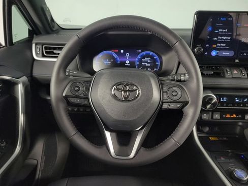 Used 2025 Toyota RAV4 XSE w/ Advanced Technology Package AWD/4WD image 23