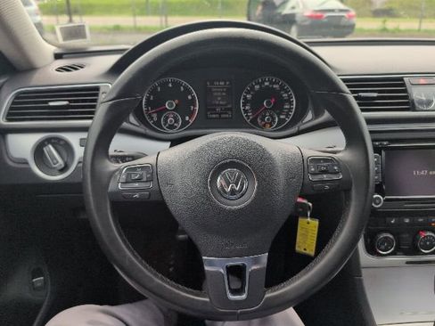 Used 2013 Volkswagen Passat 2.5 SE FWD image 17