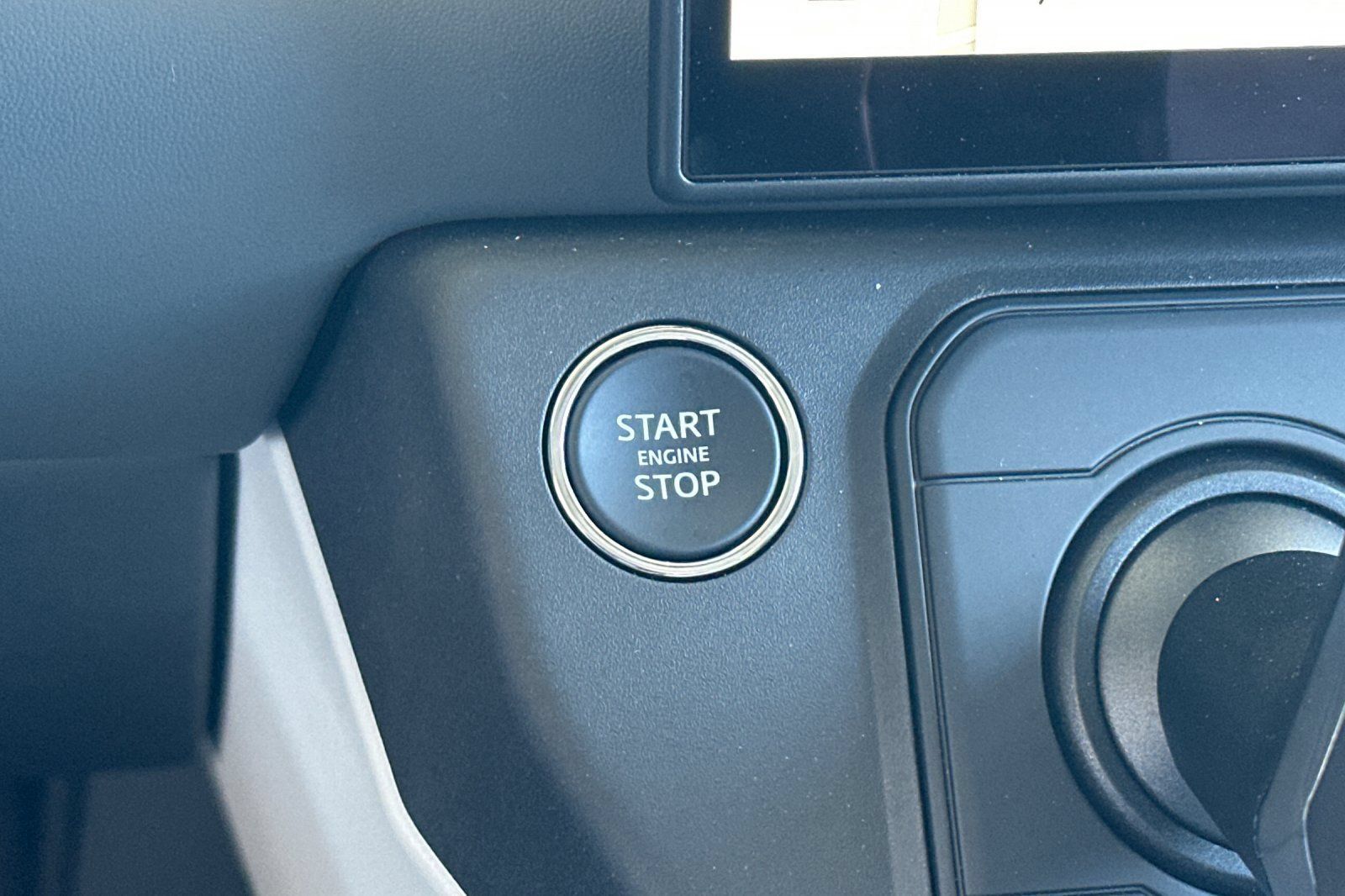 New 2026 Land Rover Defender 110 X-Dynamic SE AWD/4WD image 23