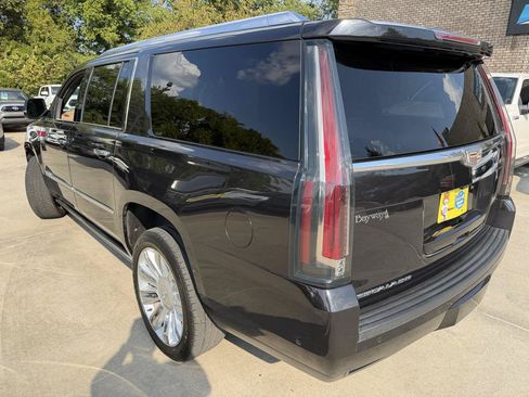 Used 2019 Cadillac Escalade ESV Platinum AWD/4WD image 7