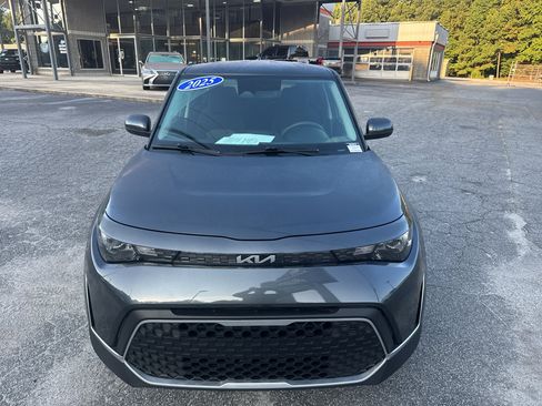 Used 2025 Kia Soul LX w/ LX Technology Package FWD image 2