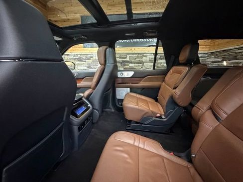 Used 2024 Lincoln Navigator Reserve AWD/4WD image 34