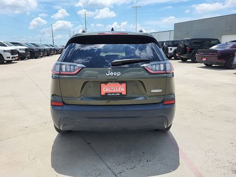 Used 2020 Jeep Cherokee Latitude FWD image 13