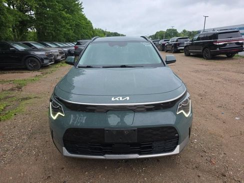 Used 2023 Kia Niro Wind w/ Wind Preserve Package FWD image 2