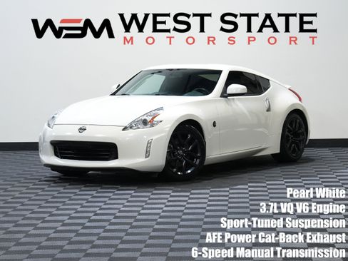 Used 2016 Nissan 370Z Touring RWD image 1