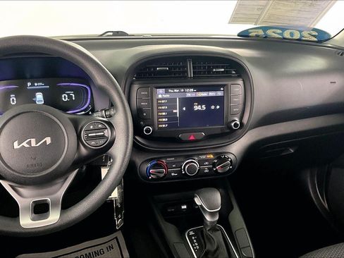 Used 2025 Kia Soul LX FWD image 8
