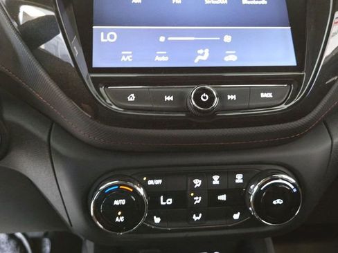 Used 2023 Chevrolet TrailBlazer RS w/ Sun and Liftgate Package FWD image 18