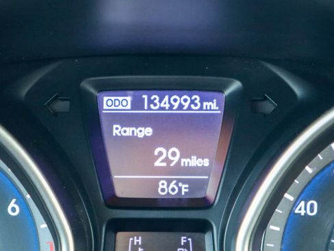 Used 2016 Hyundai Elantra GT FWD image 14