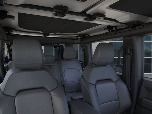 New 2025 Ford Bronco Badlands image 14