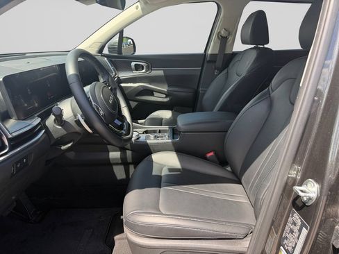 Certified 2025 Kia Sorento EX AWD/4WD image 10