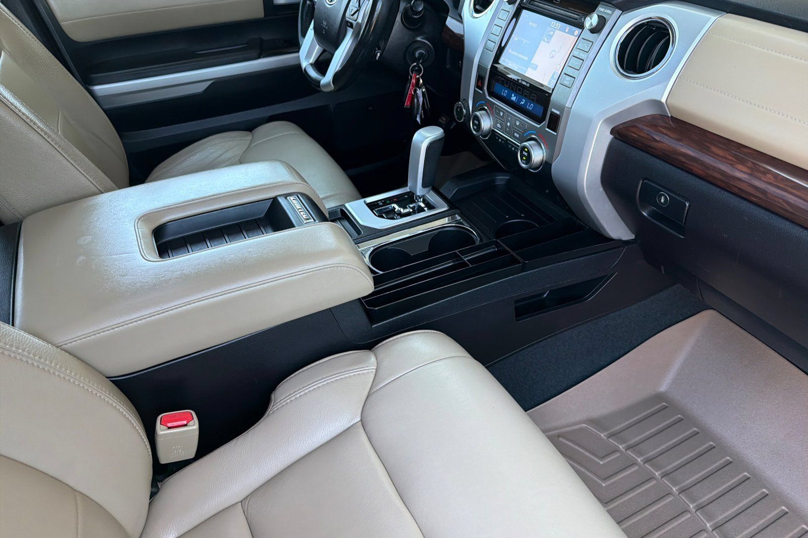 Used 2015 Toyota Tundra Limited AWD/4WD image 19