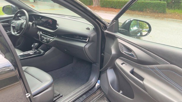 Used 2025 Buick Envista Sport Touring FWD image 10