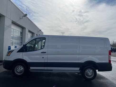 Used 2023 Ford Transit 250 Low Roof AWD w/ Exterior Upgrade Package image 4