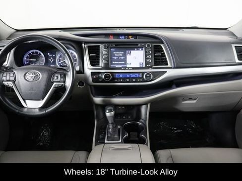 Used 2019 Toyota Highlander XLE image 7
