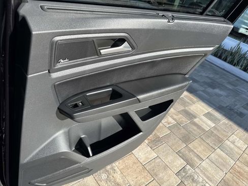 Used 2021 Volkswagen Atlas SEL Premium image 22