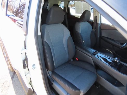 Used 2023 Nissan Rogue SV image 17