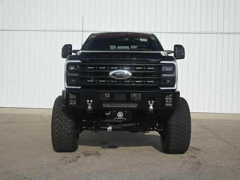 Used 2024 Ford F250 Platinum AWD/4WD image 4