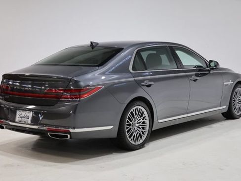 Used 2021 Genesis G90 3.3T Premium RWD image 8