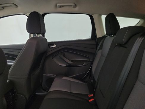 Used 2017 Ford Escape SE w/ SE Cold Weather Package AWD/4WD image 18