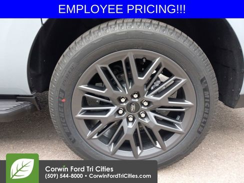 New 2026 Ford Expedition Max Platinum w/ Stealth Appearance Package AWD/4WD image 32