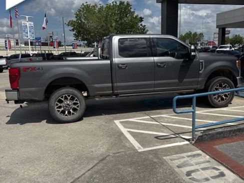Used 2021 Ford F250 Lariat w/ Lariat Ultimate Package AWD/4WD image 3