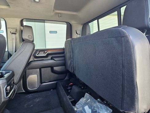 Used 2024 GMC Sierra 3500 Denali w/ Technology Package AWD/4WD image 16