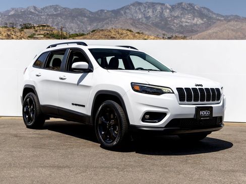 Used 2021 Jeep Cherokee Latitude Plus AWD/4WD image 8