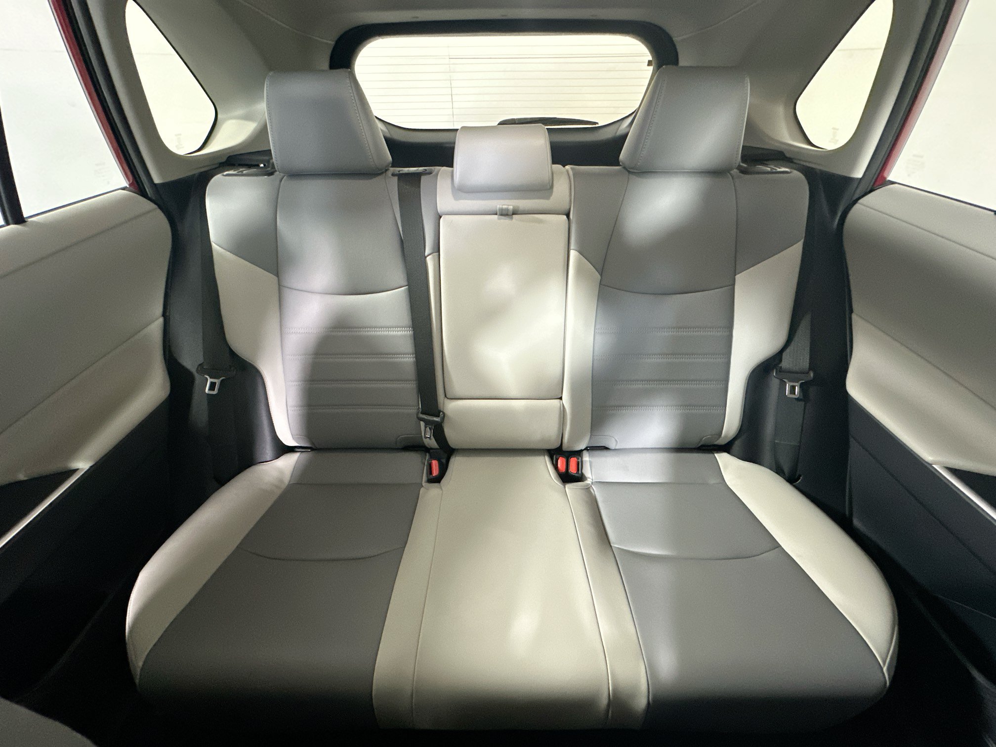 Certified 2022 Toyota RAV4 XLE Premium FWD image 30