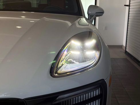 New 2026 Porsche Macan S image 11