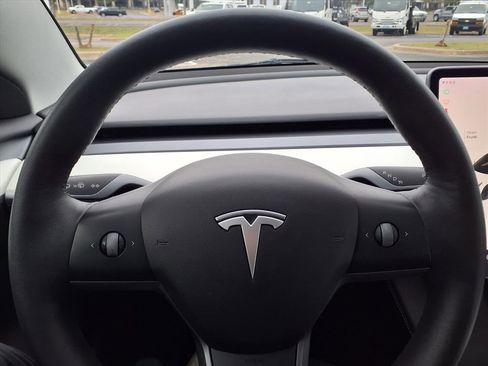 Used 2021 Tesla Model 3 Standard Range Plus image 24