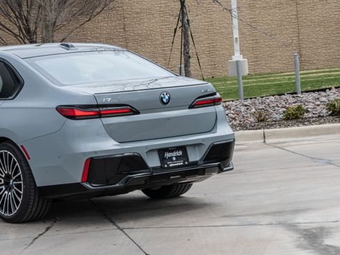New 2026 BMW i7 xDrive60 AWD/4WD image 6