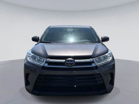 Used 2019 Toyota Highlander LE FWD image 9
