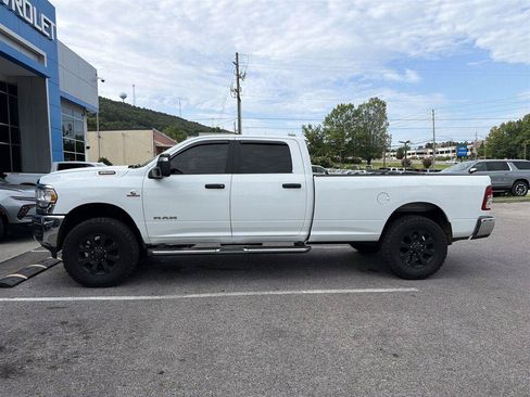 Used 2024 RAM 3500 Big Horn AWD/4WD image 2