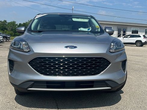 Used 2021 Ford Escape SE image 9