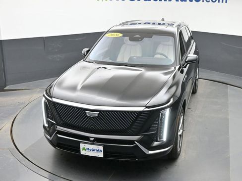 Used 2026 Cadillac Vistiq Luxury w/ LPO, Floor Liner Package image 30