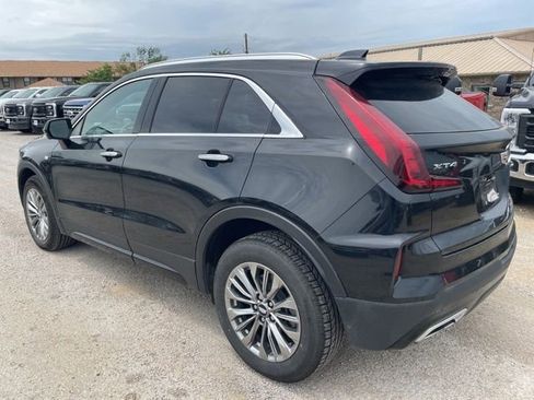 Used 2025 Cadillac XT4 Premium Luxury FWD image 4