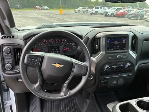 Used 2025 Chevrolet Silverado 2500 W/T AWD/4WD image 13