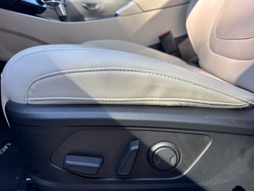 Used 2025 Hyundai Tucson SEL AWD/4WD image 14