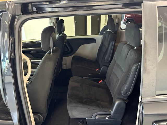 Used 2016 Dodge Grand Caravan SE w/ Quick Order Package 29E SE FWD image 17