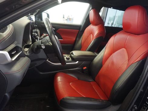 Used 2023 Toyota Highlander XSE AWD/4WD image 19