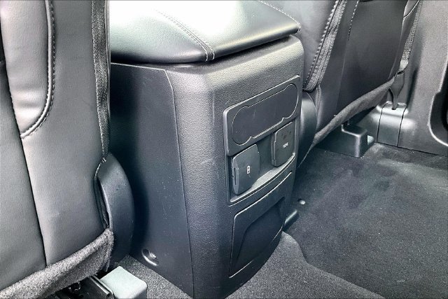 Used 2023 Ford Explorer XLT w/ Equipment Group 202A AWD/4WD image 24