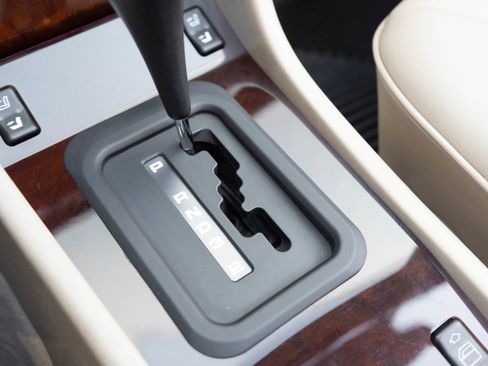 Used 1995 Mercedes-Benz E 320 Convertible image 19