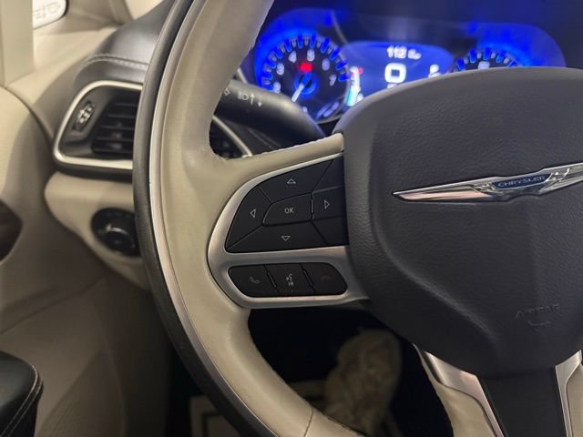 Used 2021 Chrysler Pacifica Limited AWD/4WD image 11