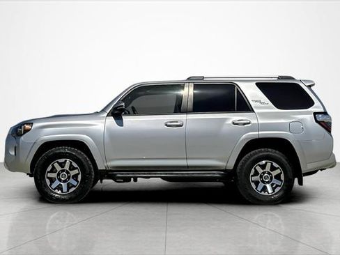 Certified 2018 Toyota 4Runner TRD Off-Road Premium AWD/4WD image 2