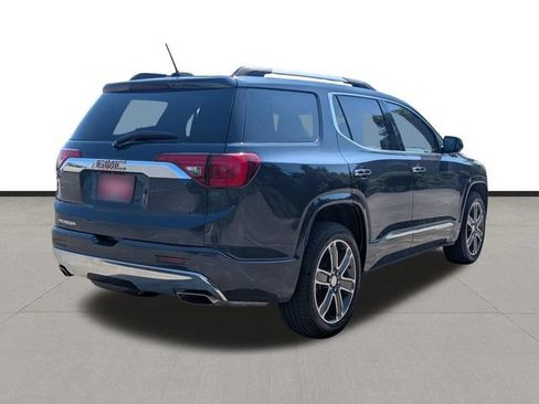 Used 2019 GMC Acadia Denali w/ Technology Package FWD image 5
