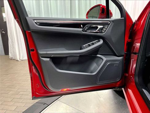 New 2026 Porsche Macan S image 22